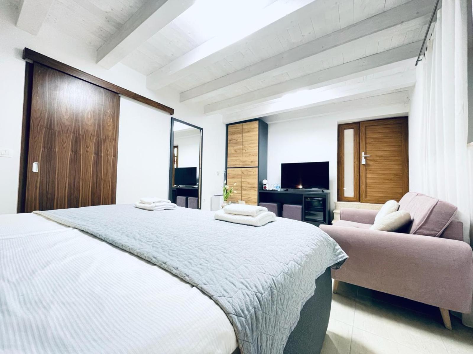 Fazana City Rooms With Free Parking Buitenkant foto